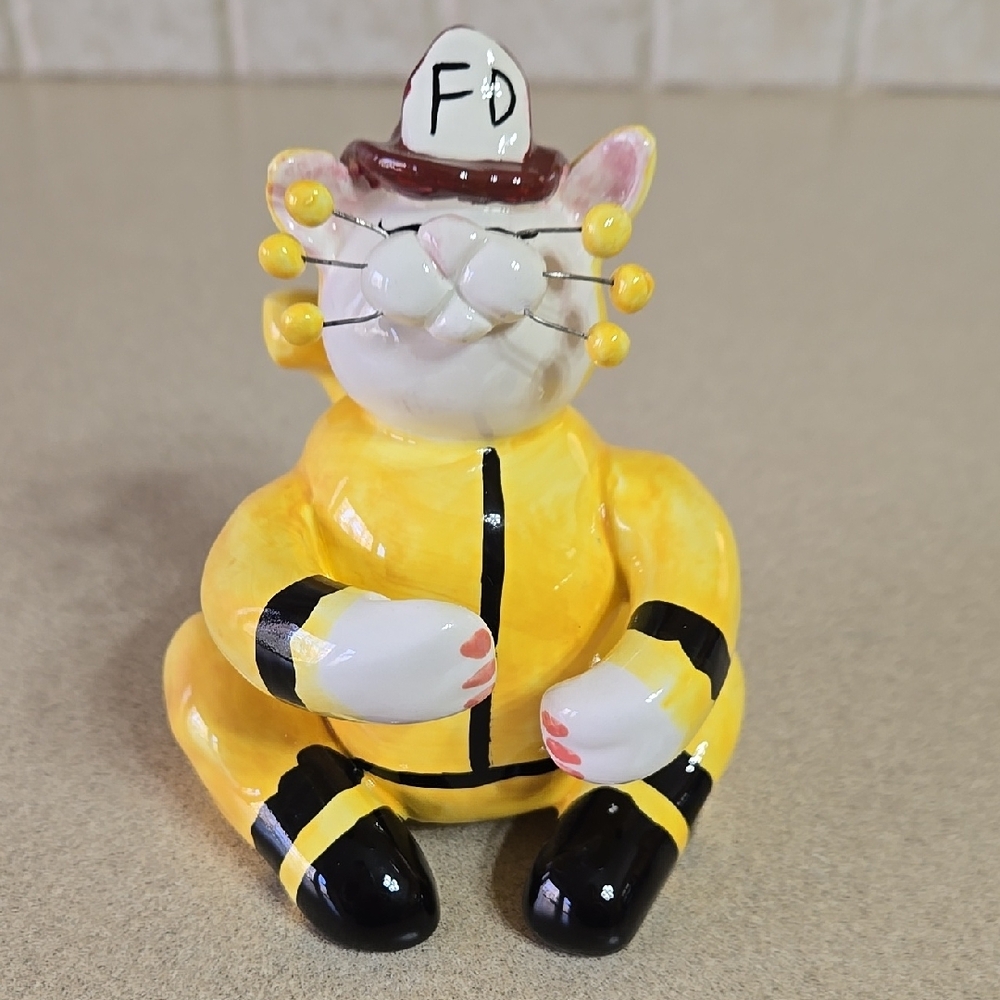 2001 Annaco Creations LE "Fire Chief Cat" Figurine